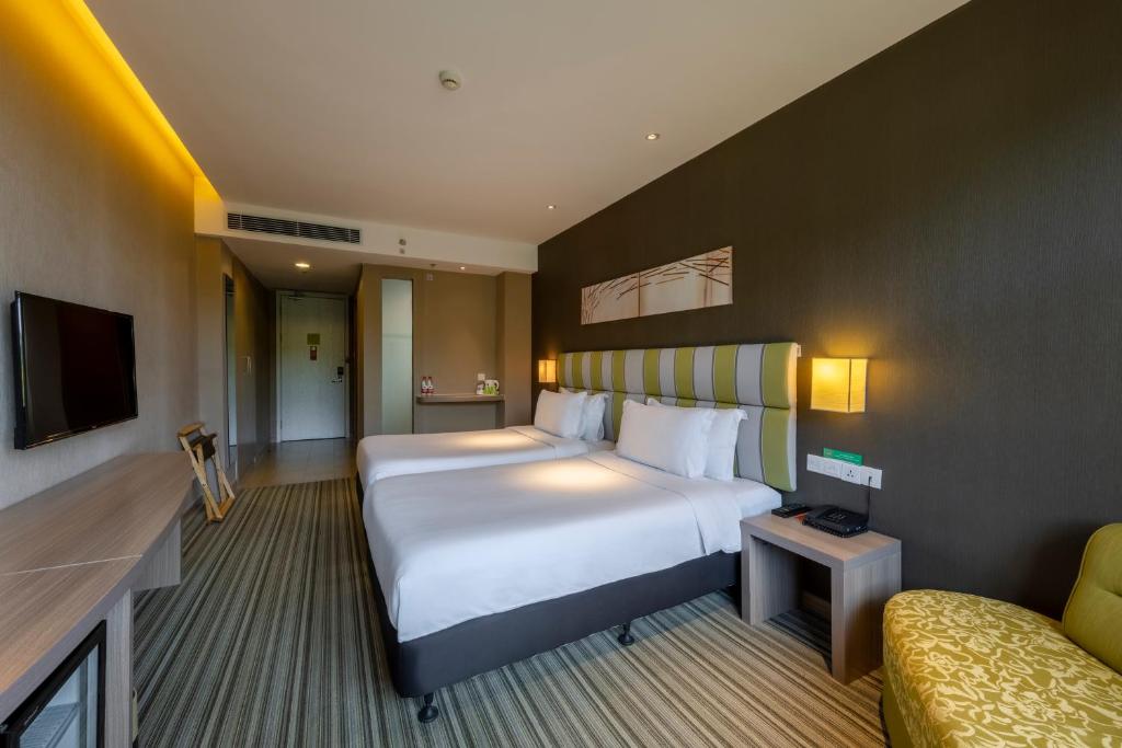 Wanda Yuehua Hotel twin room